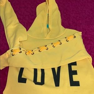 Flee yellow crop sweater
